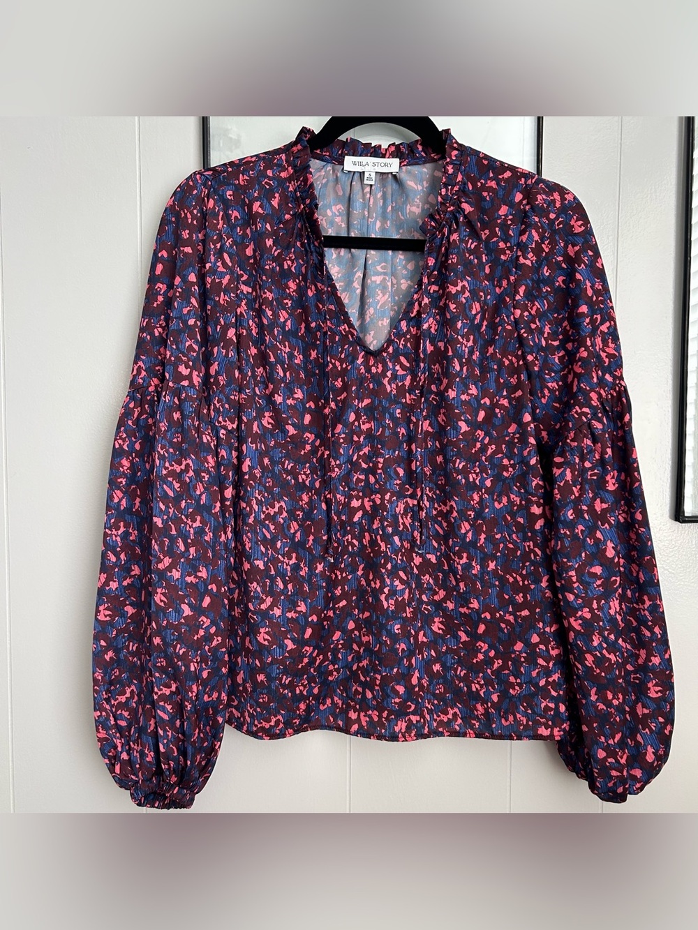Willa Story Navy Abstract Pattern V-Neck Blouse - Pink & Blue Print